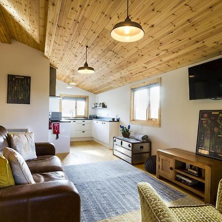 Laurel Lodge - 2 Bedroom Log Cabin - St Florence Saint Florence Екстериор снимка