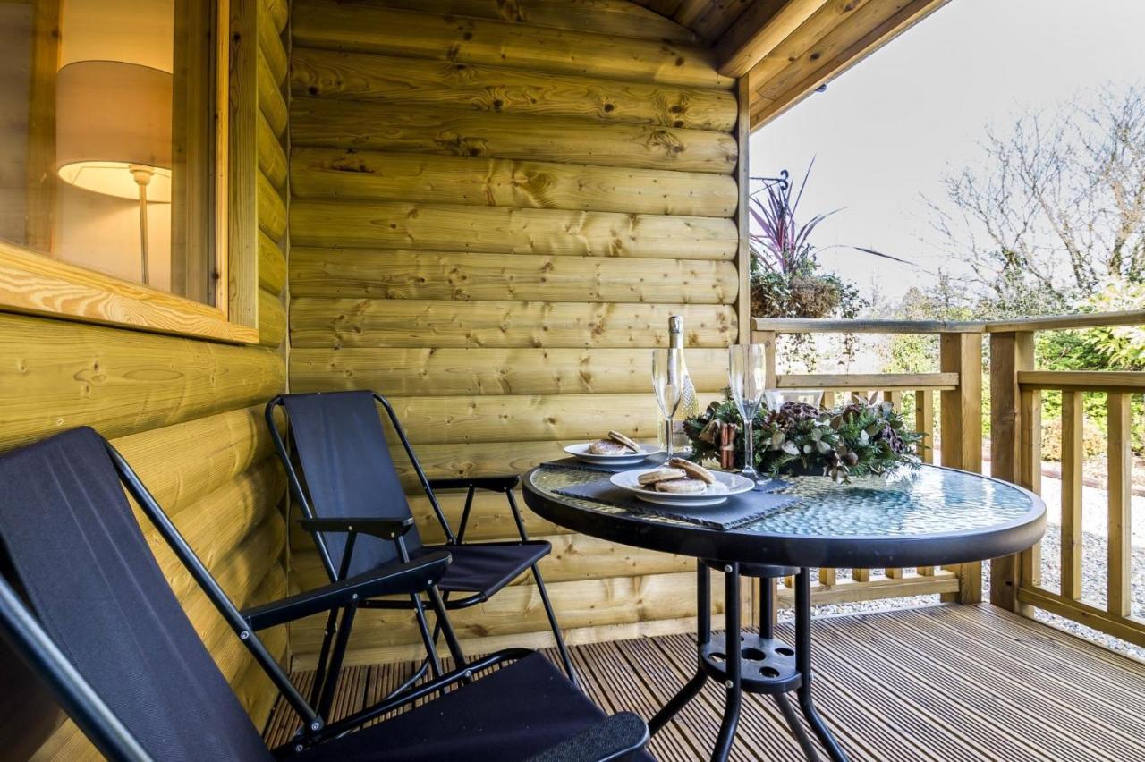 Laurel Lodge - 2 Bedroom Log Cabin - St Florence Saint Florence Екстериор снимка