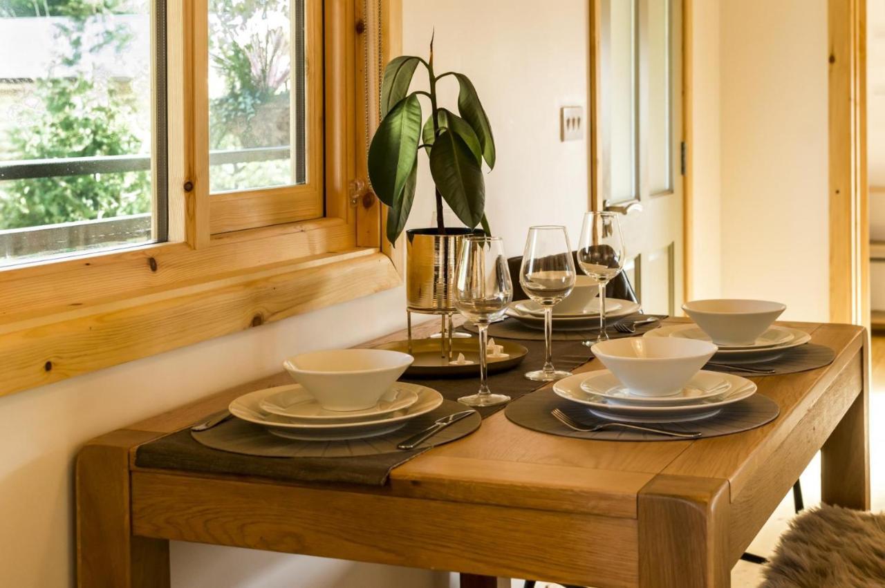 Laurel Lodge - 2 Bedroom Log Cabin - St Florence Saint Florence Екстериор снимка